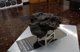 Alan Rubin hosts a tour of UCLA’s Meteorite Gallery